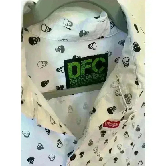 Dixxon Youth Black&White Skulls Button Down, sz Large - Picture 1 of 5